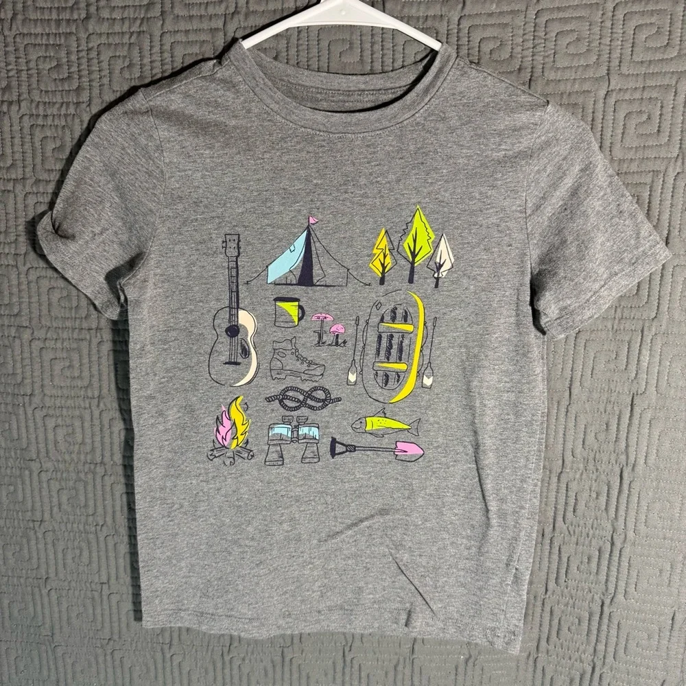 Cat & Jack T-Shirt Boys Size Medium 8/10 Grey Gray Camp Equipment Short Sleeve